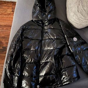 moncler puffer slightly used TAKING OFFERS/TRADES